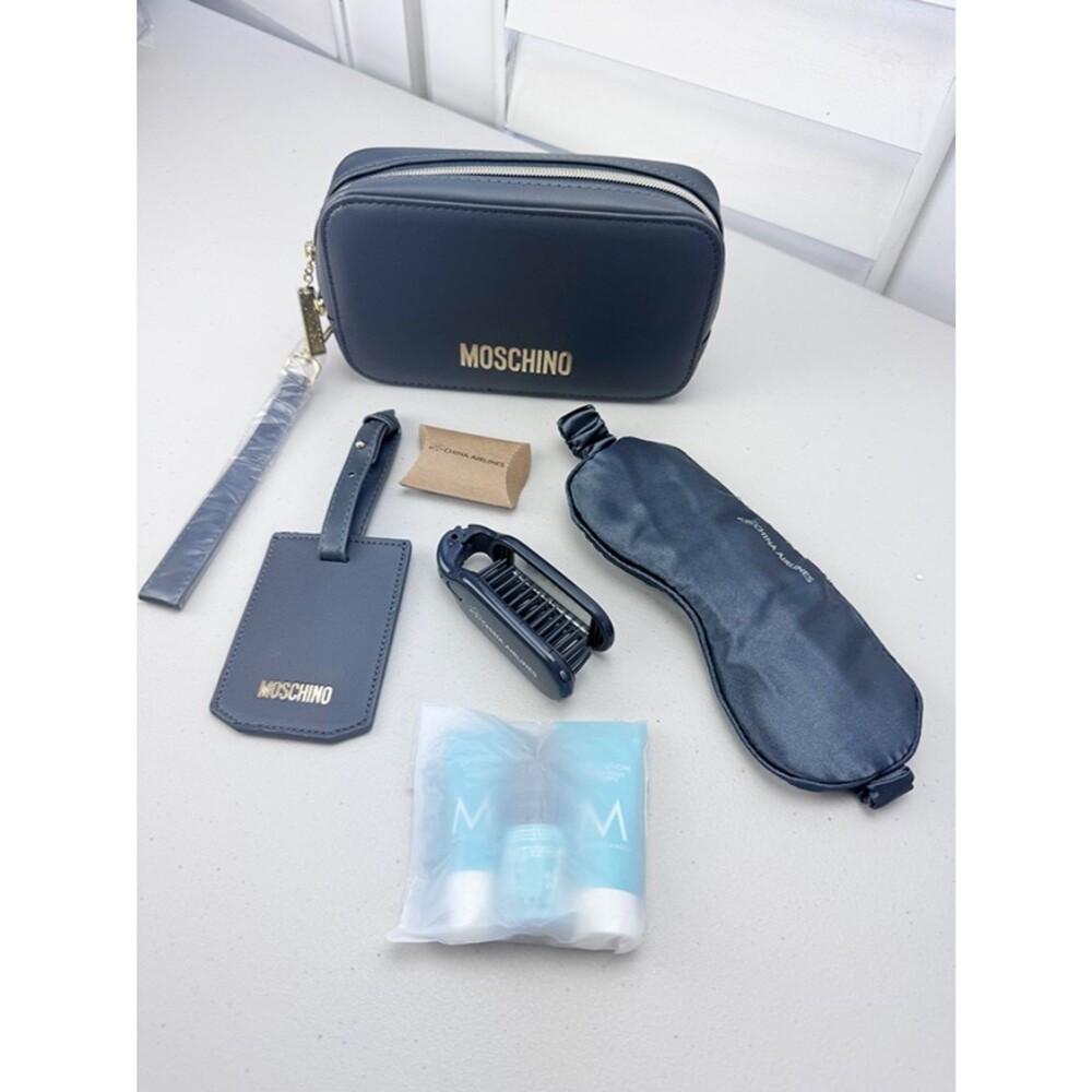 NWT Moschino Faux Leather Amenity/Travel Kit - Navy (A232)
